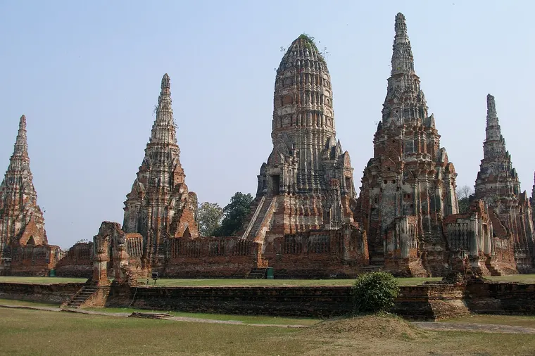 Ruiny świątyni Wat Chaiwatthanaram w Ajutthaji