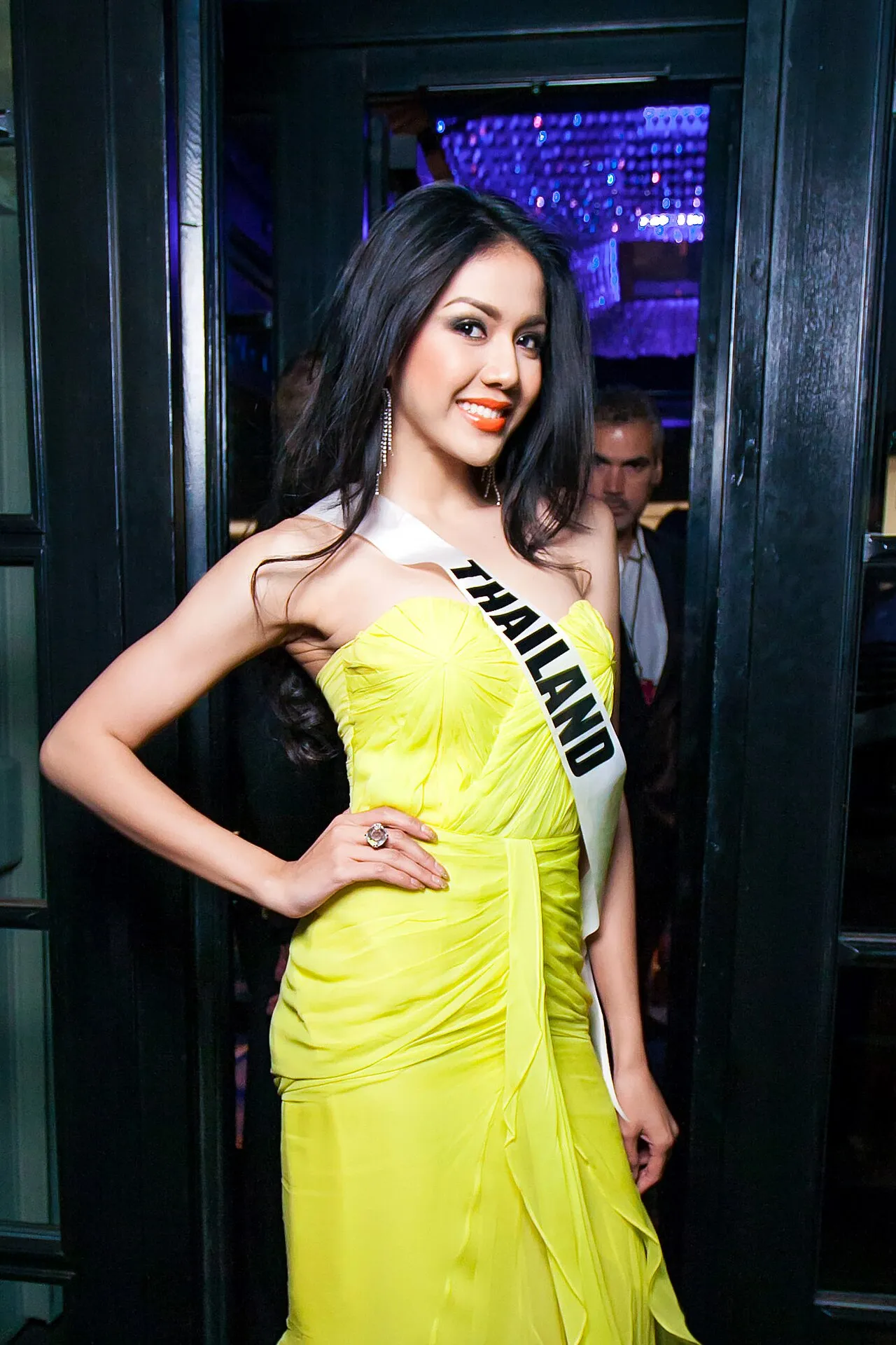Chalita Yaemwannang, Miss Thailand Universe 2013, w żółtej sukni