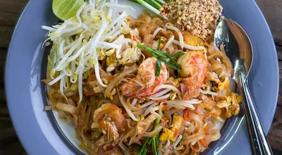 Pad Thai: przepis, składniki i technika woka