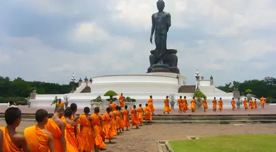 Park Phutthamonthon pod Bangkokiem: Budda i medytacja