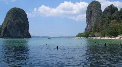 Phuket czy Krabi na pierwszy wyjazd? Porównanie plaż, wysp, cen i dojazdu