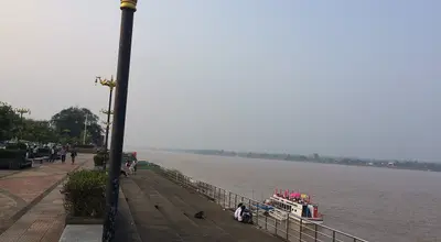 Procesja świecących łodzi na rzece Mekong (16-24 października 2010, Nakhon Phanom)