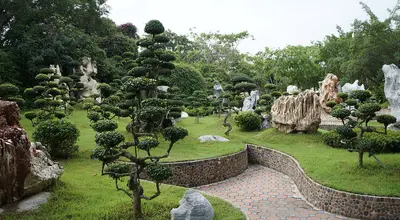 Million Years Stone Park Pattaya: ogrody i krokodyle