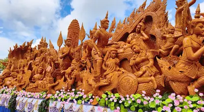 Woskowe arcydzieła na ulicach Ubon Ratchathani (8-9 lipca 2017)