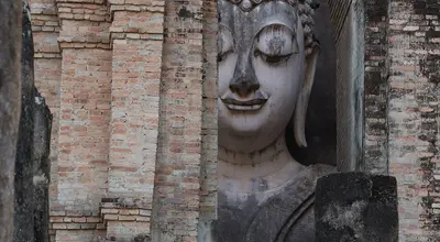 Wat Si Chum w Sukhotai: wielki Budda Phra Achana