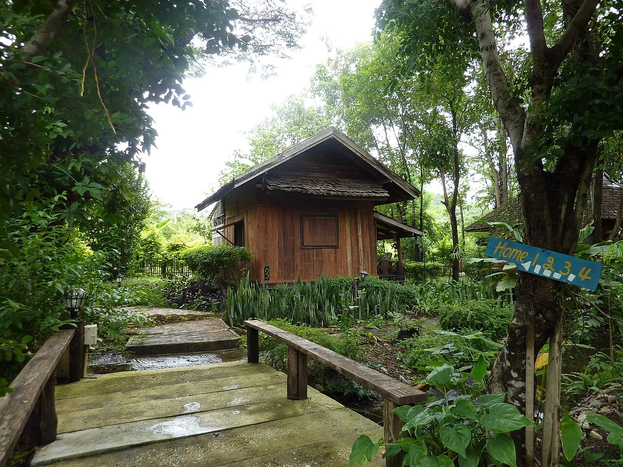Drewniany bungalow w miejscowości Pai w północnej Tajlandii